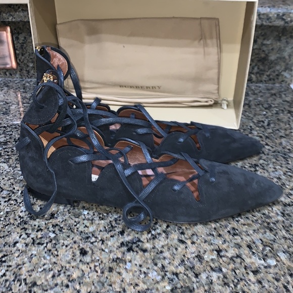 Burberry Scalloped hiles flats NIB - Picture 3 of 6